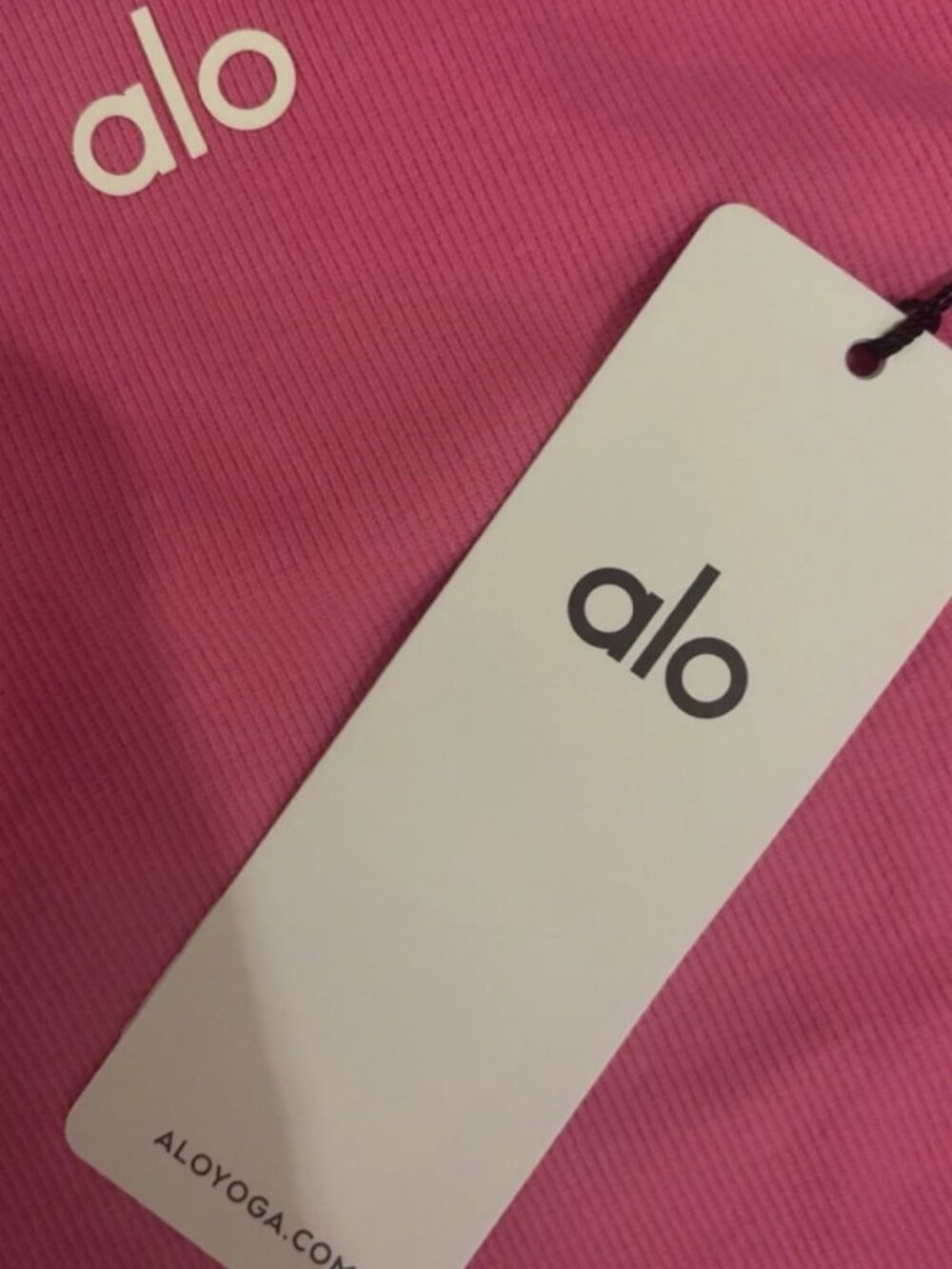 Alo Yoga Fuchsia Tank Top & Shorts Set, Pink, S - Picture 3 of 7